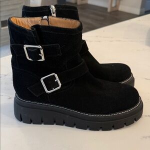 J/Slides Stylish Black Boots Size 7